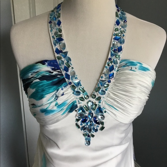 Stunning BodyCon Backless, Halter Prom NEW W TAGS - Picture 7 of 7